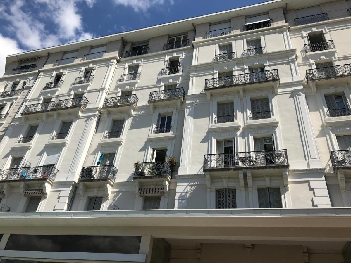 Charme et tranquillité, dans résidence avec piscine, L’APARTÉ - SEJOURAIX Aix-les-Bains Extérieur photo